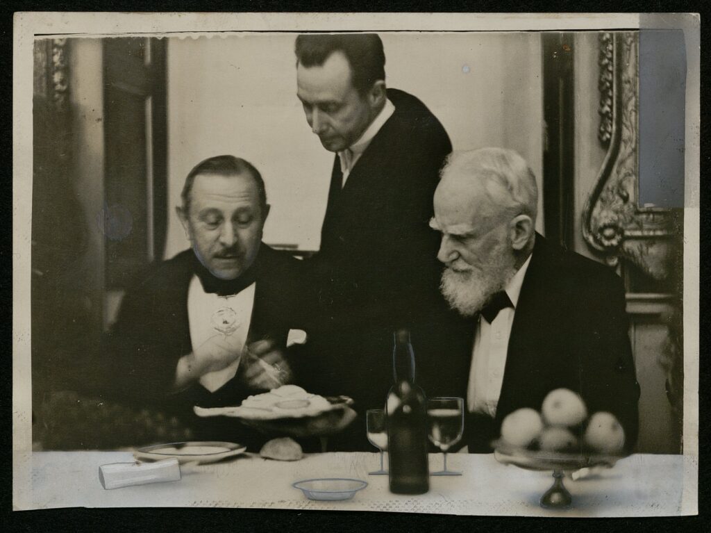 George Bernard Shaw and R.D. Blumenfeld at Barber-Surgeons' Hall, May 1932
